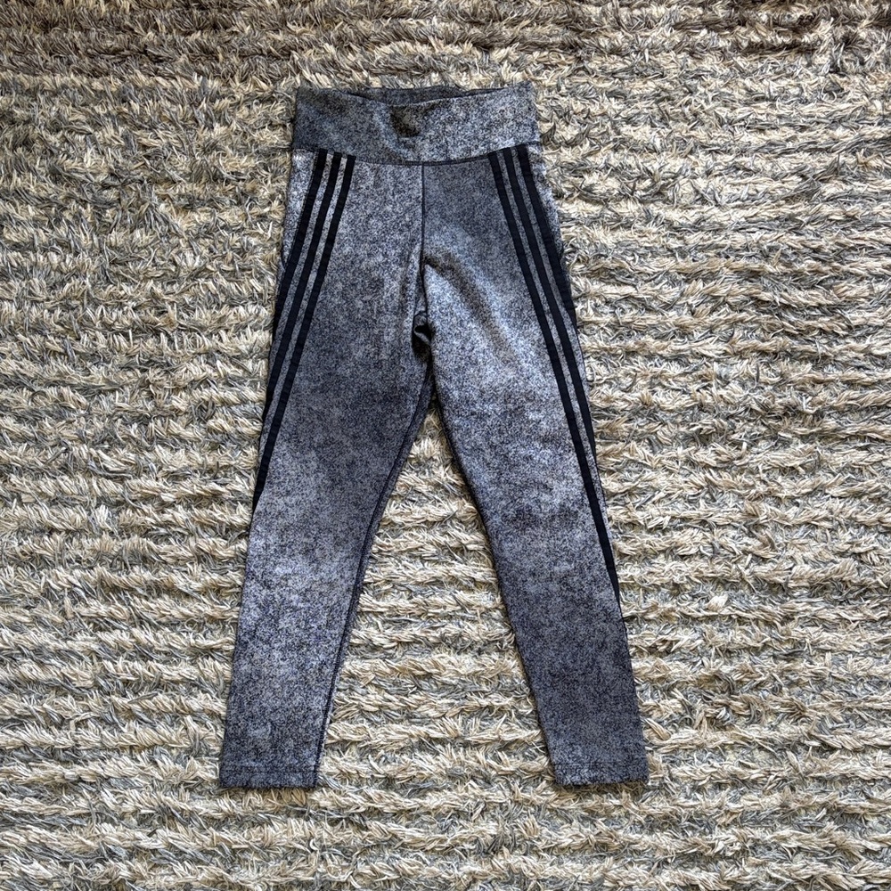 NWOT ! adidas AEROREADY Grey Heather Leggings with Black Side Stripes, Size S